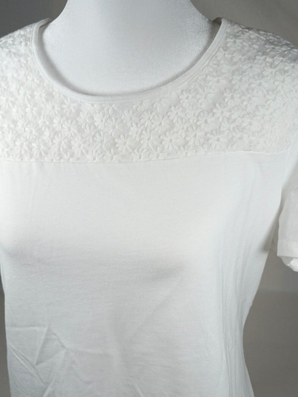 Basic Editions Women's White T-shirt, Flower Lace Inset M
